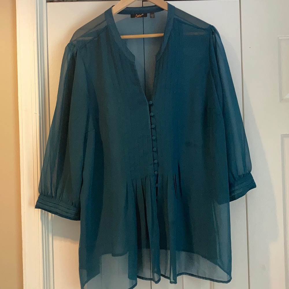 Sheer 3/4 Length Sleeve Blue/Green Blouse!